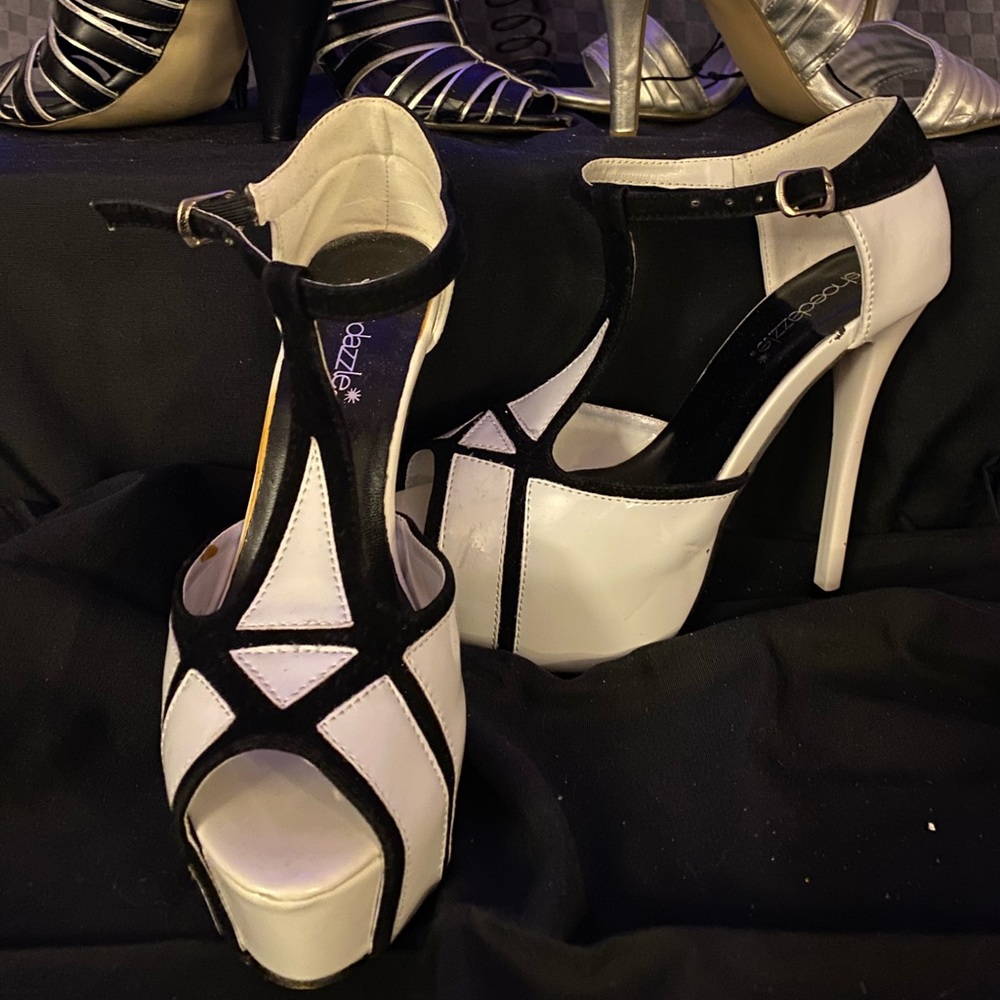 Black and white Platform heals size 6.5